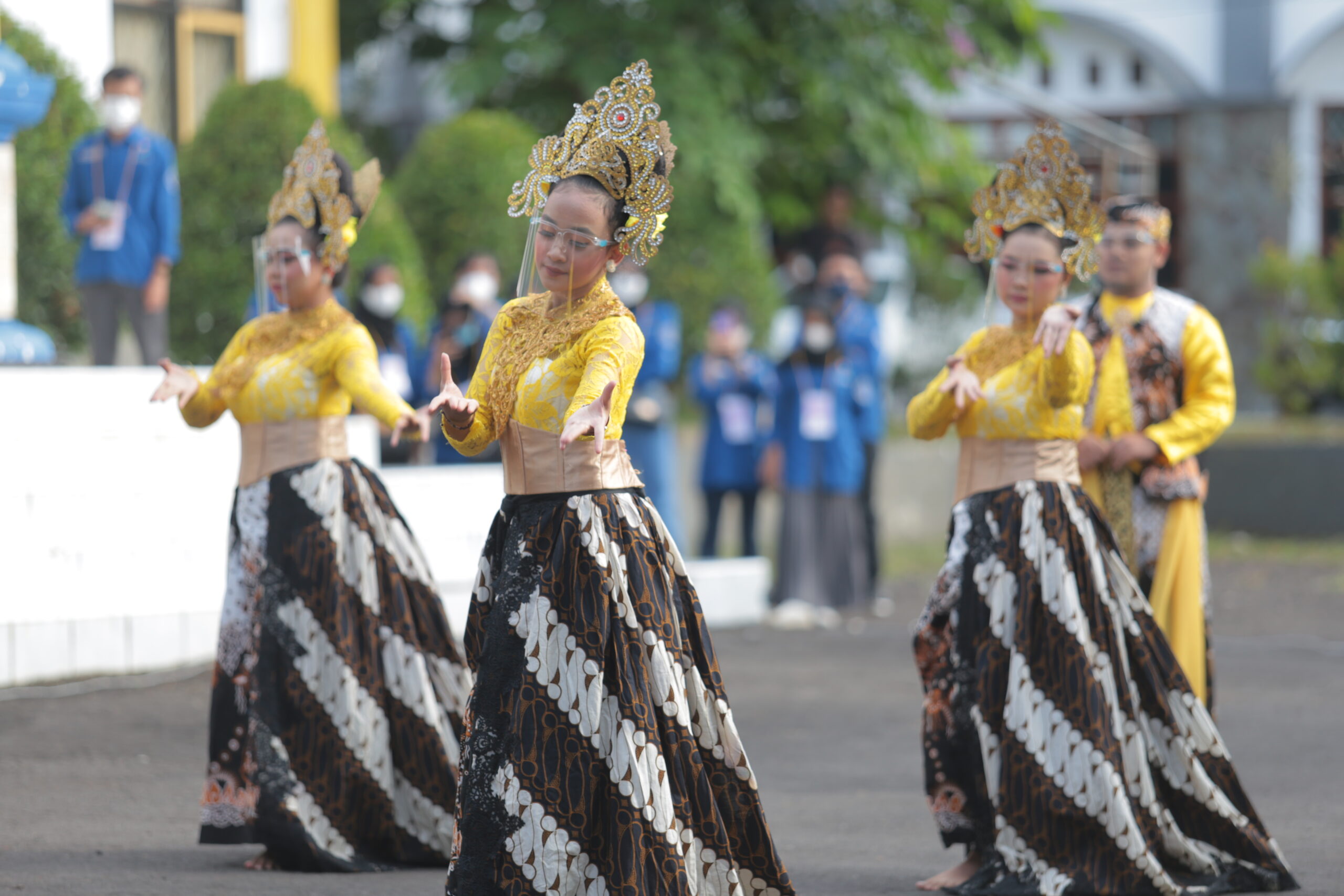 Read more about the article Halo dunia!