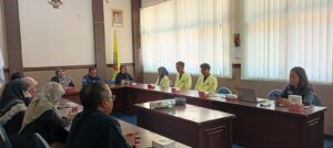 Read more about the article Rektor Lepas 3 Mahasiswa Uniku Mobility Program ke UUM