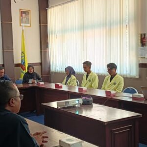 Rektor Lepas 3 Mahasiswa Uniku Mobility Program ke UUM