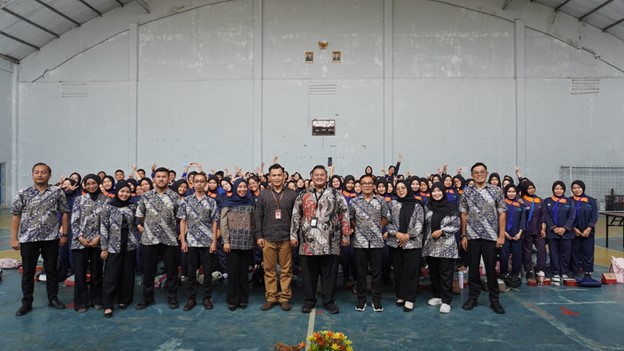 Read more about the article Financial Insight for Student: GI BEI FEB Uniku Edukasi Literasi Keuangan di SMK Pertiwi Kuningan